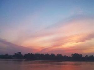 Sunset yang Indah di Pinggir Sungai Kapuas