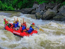 Super! Rafting Sambil Mengamati Fosil di Jambi