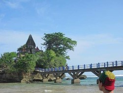 Tak Cuma Bali, Malang Juga Punya Tanah Lot