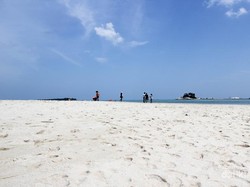 Tak Hanya Batu Granit, Pantai di Belitung Punya Bintang Laut