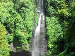 Tak Hanya Pantai, Bali Juga Punya Air Terjun Secantik Ini