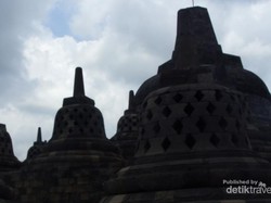 Tak Henti Mengagumi Pesona Borobudur