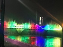 Tak Perlu ke Korea, Semarang  Juga Punya Bridge Fountain