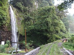 Tak Perlu Trekking, Ini Air Terjun yang Mudah Dijangkau dari Padang