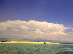 Tak Usah ke Maladewa, Indonesia Punya Morotai