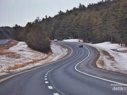 Taman Nasional Cantik Berselimut Salju