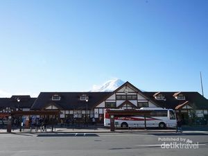 Taman Rekreasi Ekstrem di Balik Cantiknya Gunung Fuji