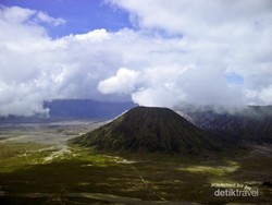 Tanpa Sunrise, Bromo Indahnya Tetap Memukau