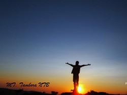 Tantangan Mendaki Gunung Tambora