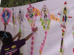 Tawa Anak-Anak yang Ceria di Festival Layang-Layang, GOR Ragunan