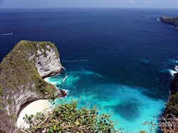 Tebing di Bali Seperti Dinosaurus