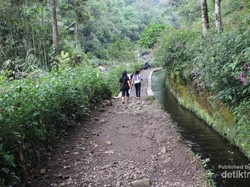 Telaga Sunyi yang Selalu Ramai
