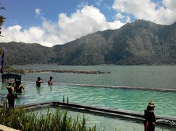 Tempat Mandi Air Hangat yang Asyik di Bali