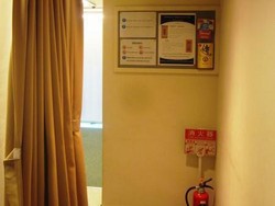 Tempat Salat yang Kecil Tapi Nyaman di Kyoto Tower, Jepang