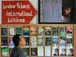 Tenggelam dalam Dunia Andre Hirata di Museum Kata