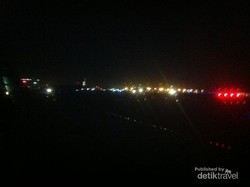 Terbang Malam Hari Saat Traveling, Tak Masalah