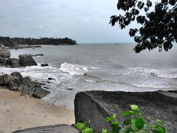 Terpesona Kecantikan Pantai Tanjung Pesona, Bangka!