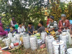 Tradisi Piknik di Pemakaman, Ada di Sumatera Barat