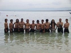 Traveling 2in1 Pantai Pangandaran Pasir Putih dan Green Canyon