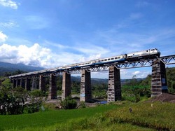 Traveling Seru Sambil Berburu si Ular Besi