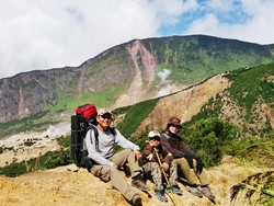 Trekking Seru Bersama Keluarga ke Gunung Papandayan