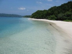 Trekking Seru Menyusuri Alam Liar Pulau Peucang, Ujung Kulon
