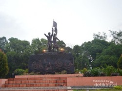 Tugu Mak Eroh & Abdul Rozak, Ikon Kota Tasikmalaya