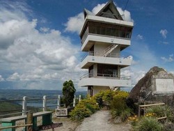 Unik! Danau Toba Punya Pantai Pasir Putih