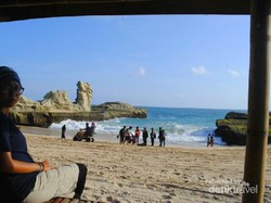 Uniknya Pantai Klayar, Ada Batu Sphinx dan Seruling Samudera