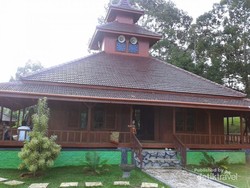Wah, Bangka Punya Masjid Keren dari Kayu