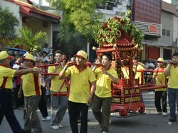 Wah! Dewa Obat Keliling Pecinan, Semarang