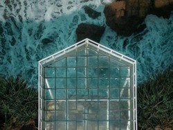 Wisata Instagramable di Atas Tebing, Teras Kaca Pantai Nguluran