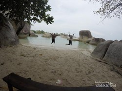 Wisata ke Belitung, Tak Lupa Mampir ke Pantai Laskar Pelangi