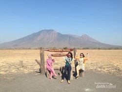 Wisata ke Padang Savana Ala Afrika di Situbondo