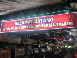 Wisata Kuliner Malam di Simpang Lima Semarang