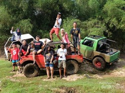 Wisata Offroad Melintasi Sungai di Bejiharjo, Yogyakarta