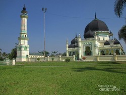 Wisata Religi di Masjid Peninggalan Kesultanan Langkat