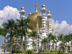 Wisata Sambil Menonton Lomba Baca Al Quran di Malaysia, Kenapa Tidak?