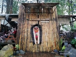 Wisata Sejuk di Tengah Hutan Pinus, Coban Talun