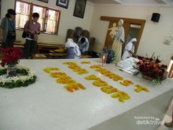 Wisata Ziarah ke Makam Bunda Teresa di Kolkata, India