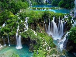 Wow, Ada Danau Kembar 16!