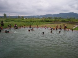 Wow! Ada Kolam Air Soda di Sumut