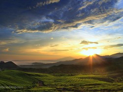Wow! Dari Subang Pergi ke Awan