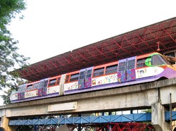 Wush! Serunya Naik Aeromovel di TMII