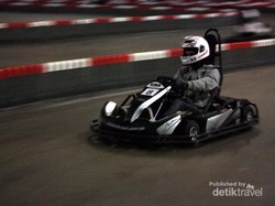 Wussh! Adu Balap Gokart di Sirkuit Milik Schumacher