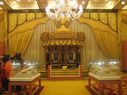 Yuk! Intip Kediaman Lama Raja Malaysia