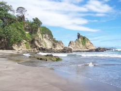 Yuk! Jalan-jalan ke Teluk Penyu di Cilacap