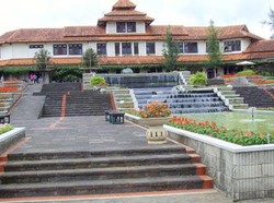 Yuk! Liburan Sambil Bermain di Taman Bunga Nusantara