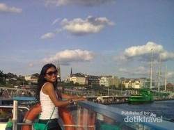 Yuk, Lihat Kota Pelabuhan Hamburg yang Super Sibuk