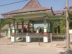 Ziarah ke Makam Ibunda Sunan Giri di Sidoarjo